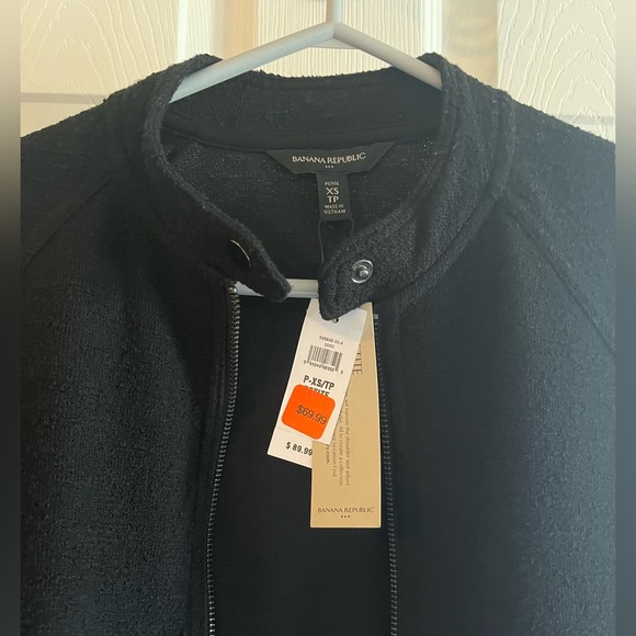 Banana Republic Short Jacket/sweater - Picture 4 of 5